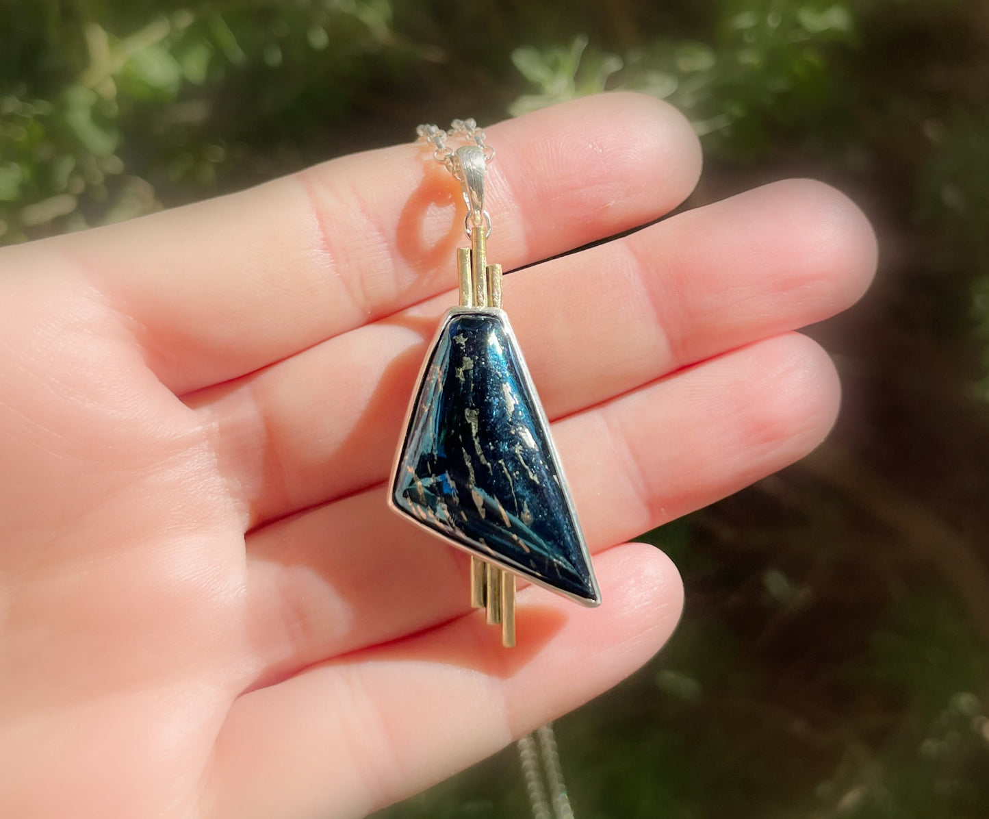 statement covellite pendant