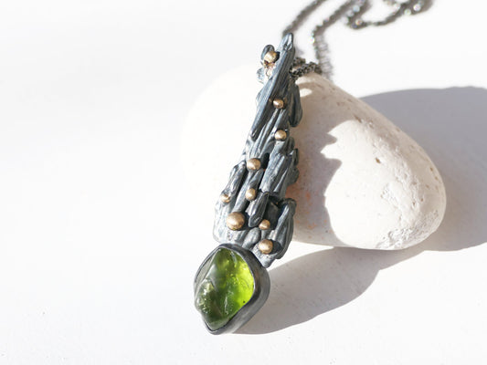 strawcast peridot pendant
