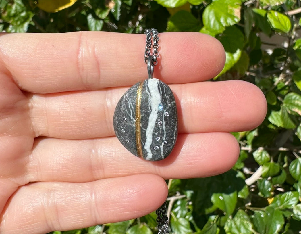 River stone pendant necklace natural diamonds