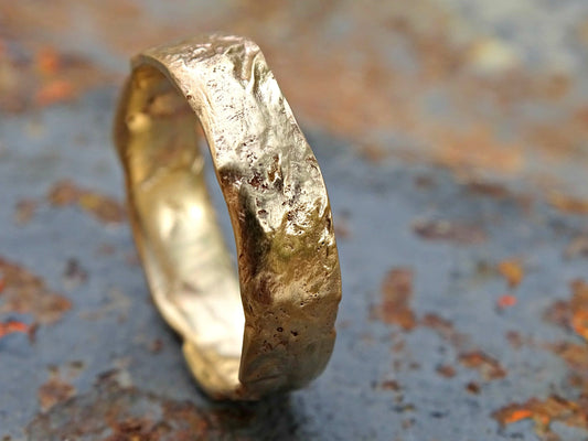 gold wedding band