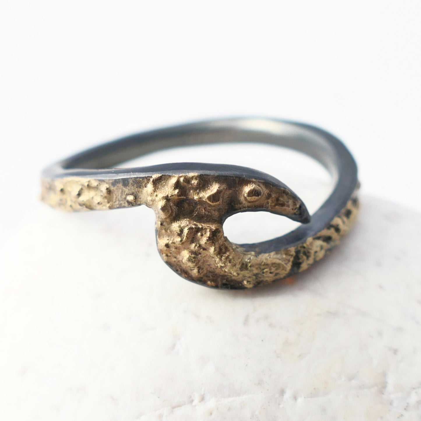 women's gold wave ring