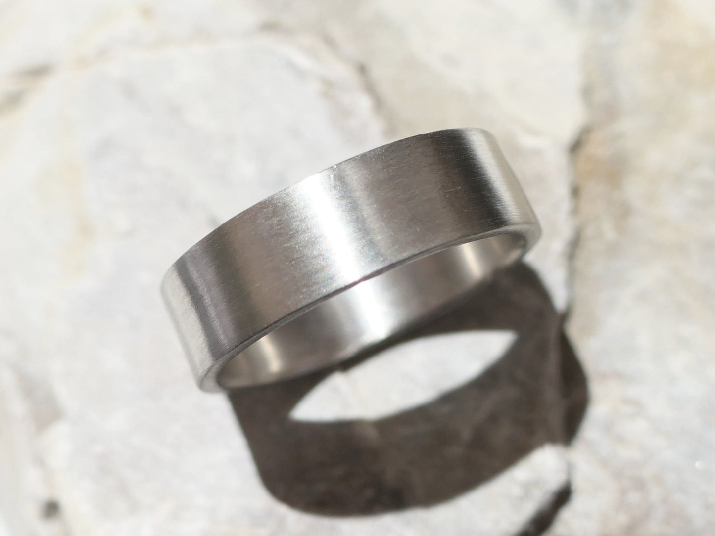 schlichter Palladium-Ehering